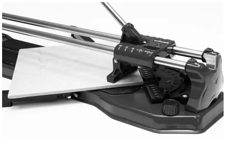MARSHALLTOWN TC24 24 Inch 610MM Tile Cutter - cut an angle 3