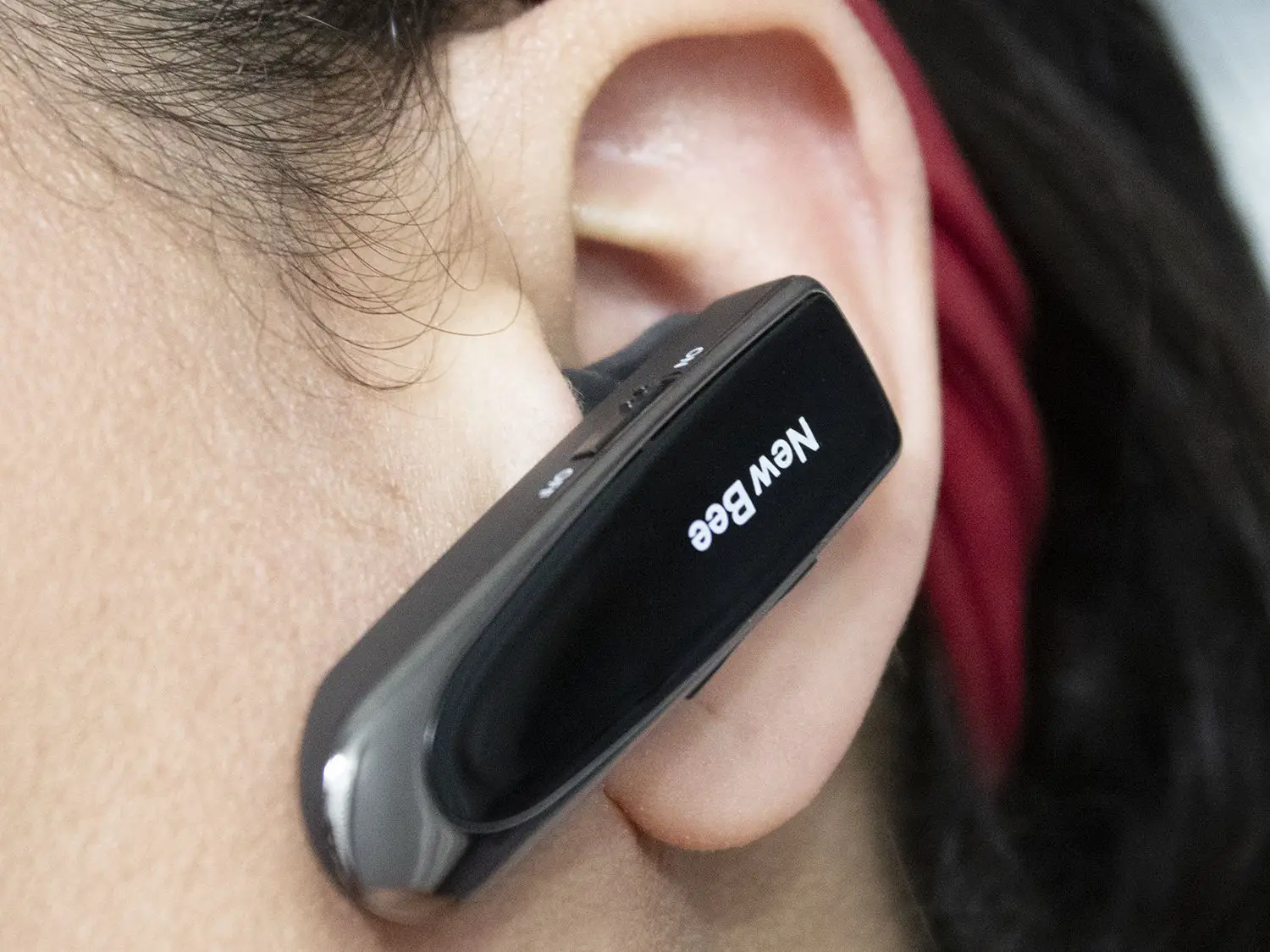 New Bee Lc-b41 Branded Mini Single Wireless Earphone User Guide