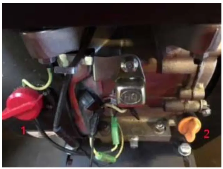 P-Lindberg 9064782 Wood Chipper-Topping up oil