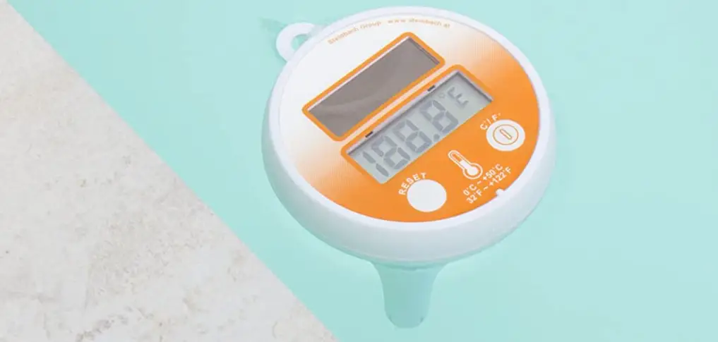 Steinbach 061330 Solar Powered Thermometer User Manual Steinbach 061330 Solar Powered Thermometer User Manual