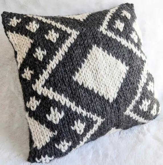 LION BRAND M21057 RNTQ Sella Pillow -