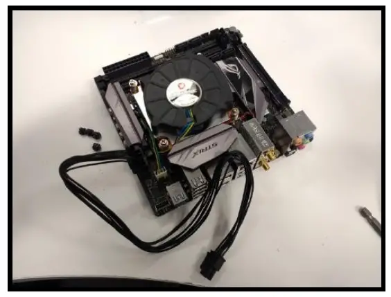 Cherry-Tree-Star-rek-Borg-Cube-ITX-MK-II-PC-Fig7