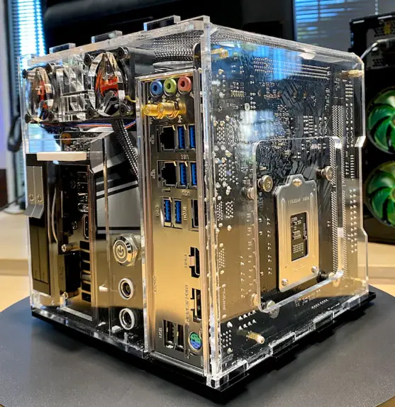 Cherry-Tree-Star-rek-Borg-Cube-ITX-MK-II-PC-Product