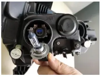 AGPTEK H7 Car LED Bulbs with IP68 Water Resistant - Installation2