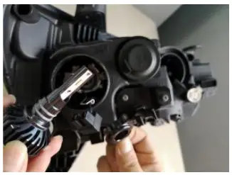 AGPTEK H7 Car LED Bulbs with IP68 Water Resistant - Installation3