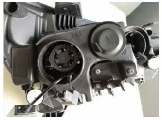 AGPTEK H7 Car LED Bulbs with IP68 Water Resistant - Installation4