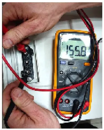 BYD HVS 5.1 B-Box Premium Battery Storage - Measurement of Tower Voltage