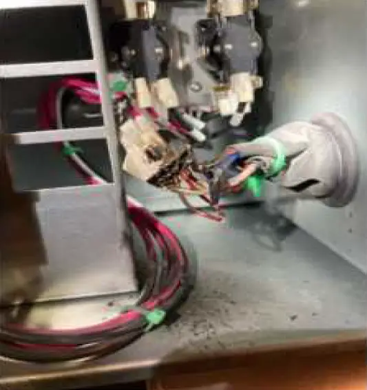 GREE Electric Heat Kit Line Voltage Remove 01