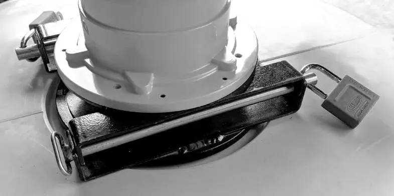 xylem DB600 Plug n Play Buoy for Remote Monitoring- padlocks