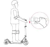 e TWOW Portable Electric Scooter - RIDING OPERATION 3