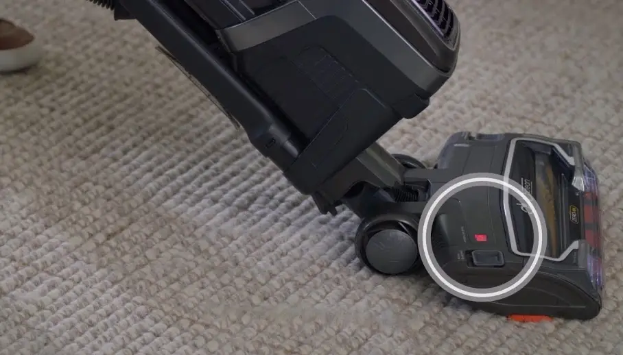 What The Brushroll Indicator Light Means On Your Shark Apex