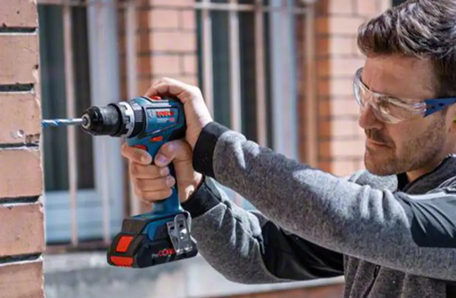Bosch 18v-60 Brushless Cordless Combi Drill User Manual