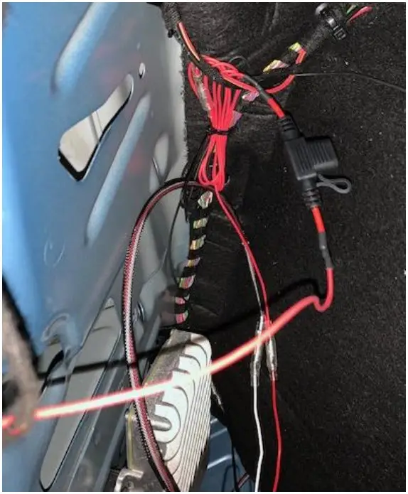 DINAN D660 0083 Valved Axle Back Exhaust - trunk panel