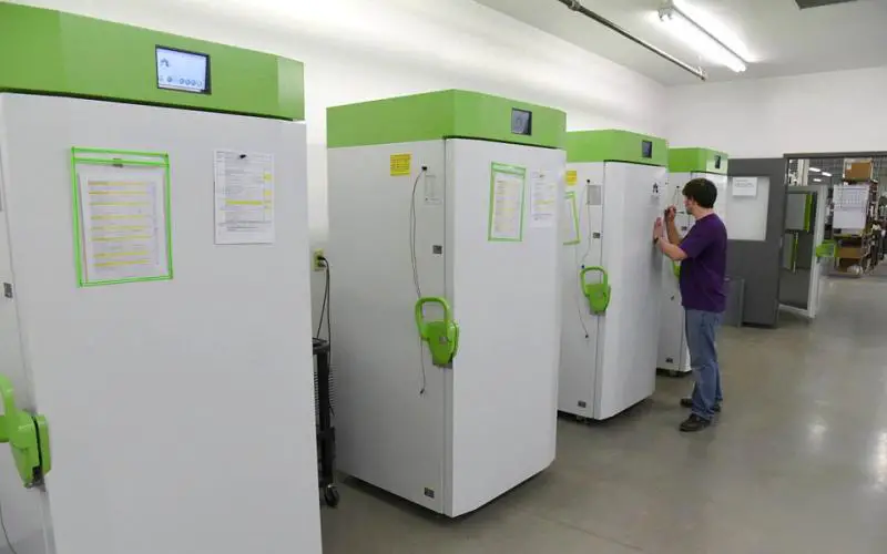 Stirling 183l Upright Freezer Instruction Manual