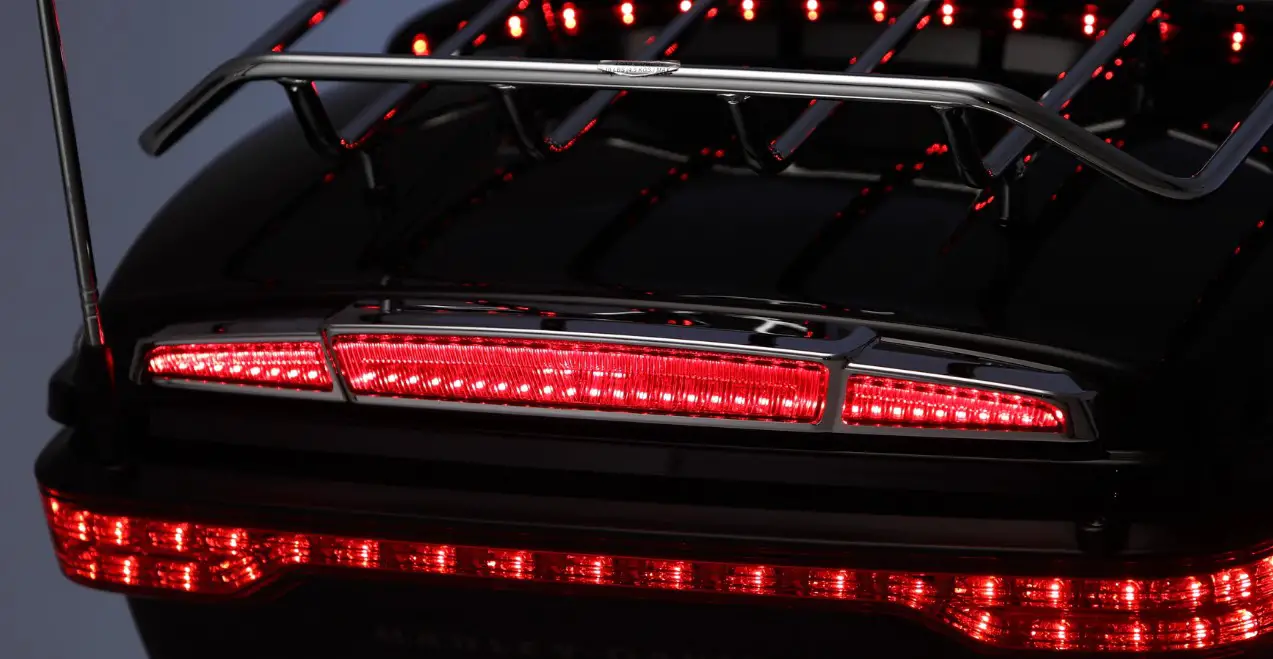 Ciro C2160 Streak Trunk Light With Lightstrike Lighting Instruction Manual Ciro C2160 Streak Trunk Light With Lightstrike Lighting Instruction Manual