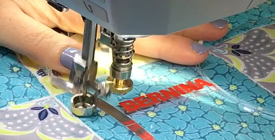 Bernette 5200008 Adjustable Ruler Foot Set Instructions Bernette 5200008 Adjustable Ruler Foot Set Instructions