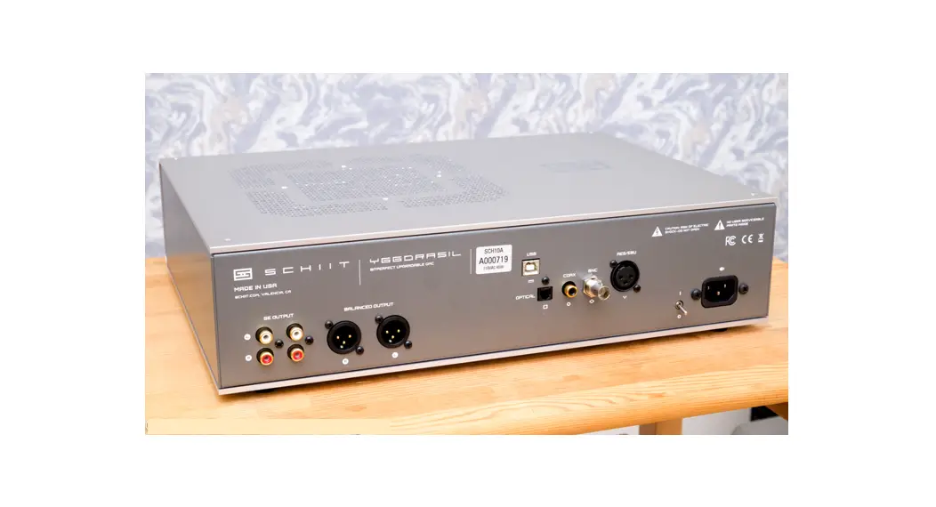 Schiit Audio Yggdrasil Balanced Upgradable Dac Owner's Manual Schiit Audio Yggdrasil Balanced Upgradable Dac Owner's Manual