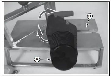 VOLLRATH-15200-Series-Instaslice-3-16-Inch-Fruit-and-Vegetable-Cutter-FIG-5
