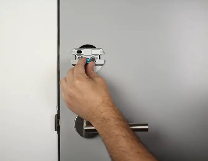 August Smart Lock Pro -Attach the correct adapter