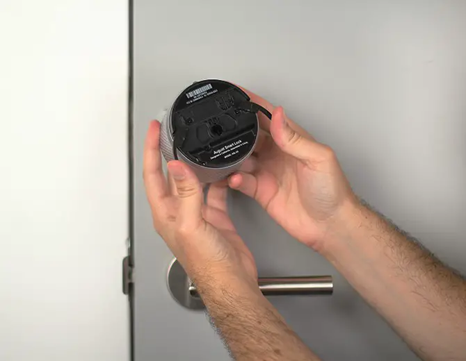 August Smart Lock Pro --Open the wing latches