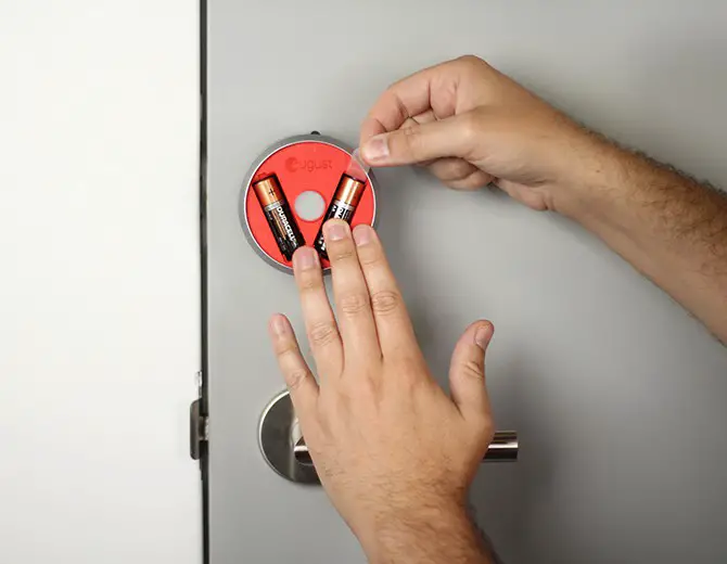 August Smart Lock Pro --Remove the battery tab