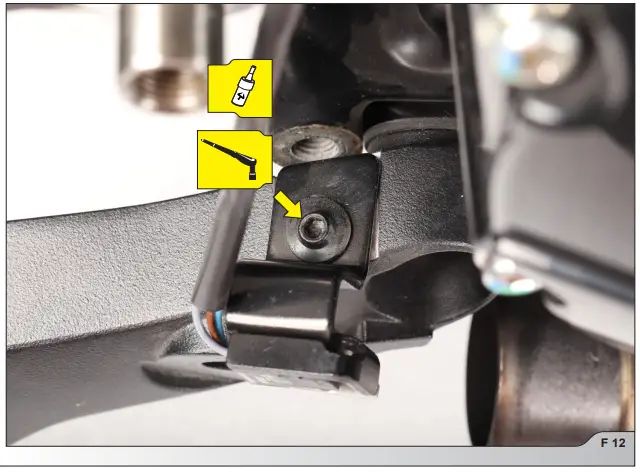 AKRAPOVIC-Slip-On-for-the-Ducati-Scrambler-880- (12)