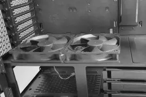 RAZER Tomahawk ATX Mid-Tower Gaming-- p to two 120mm