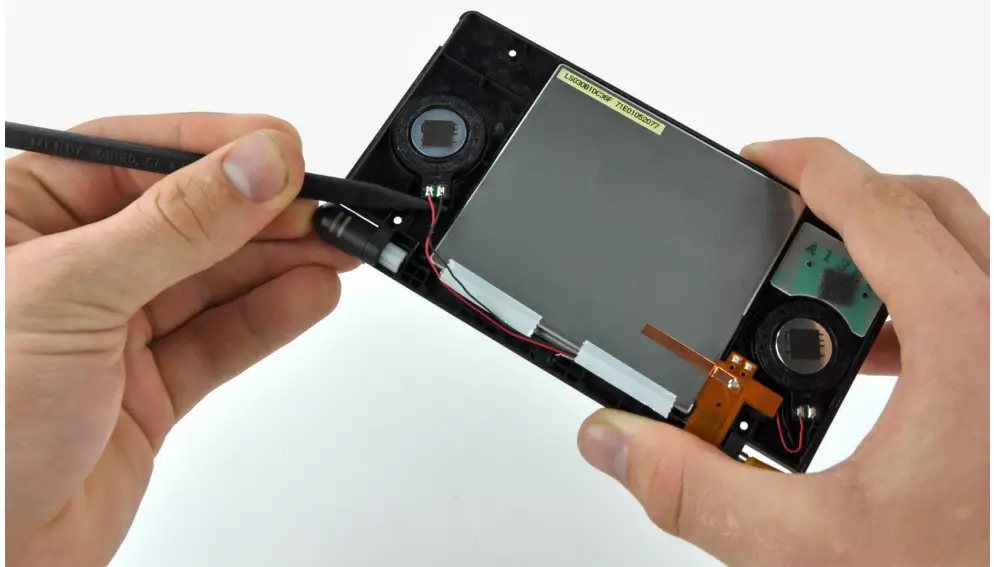 IFIXIT Nintendo DS Lite Wi-Fi Antenna Replacement - fig 1