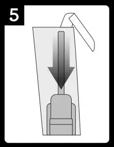 INSTALLING/REPLACING THE FILTER IN THE WATER TANK