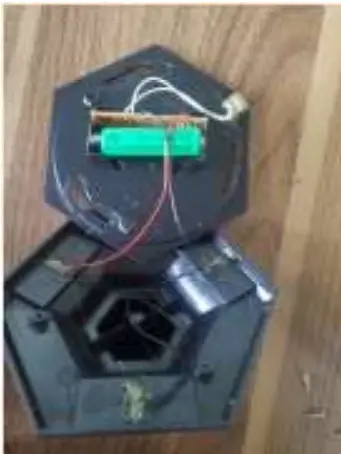 COOPERS OF STORTFORD K322 Reading Boy and Girl with Solar Light - Fig 2