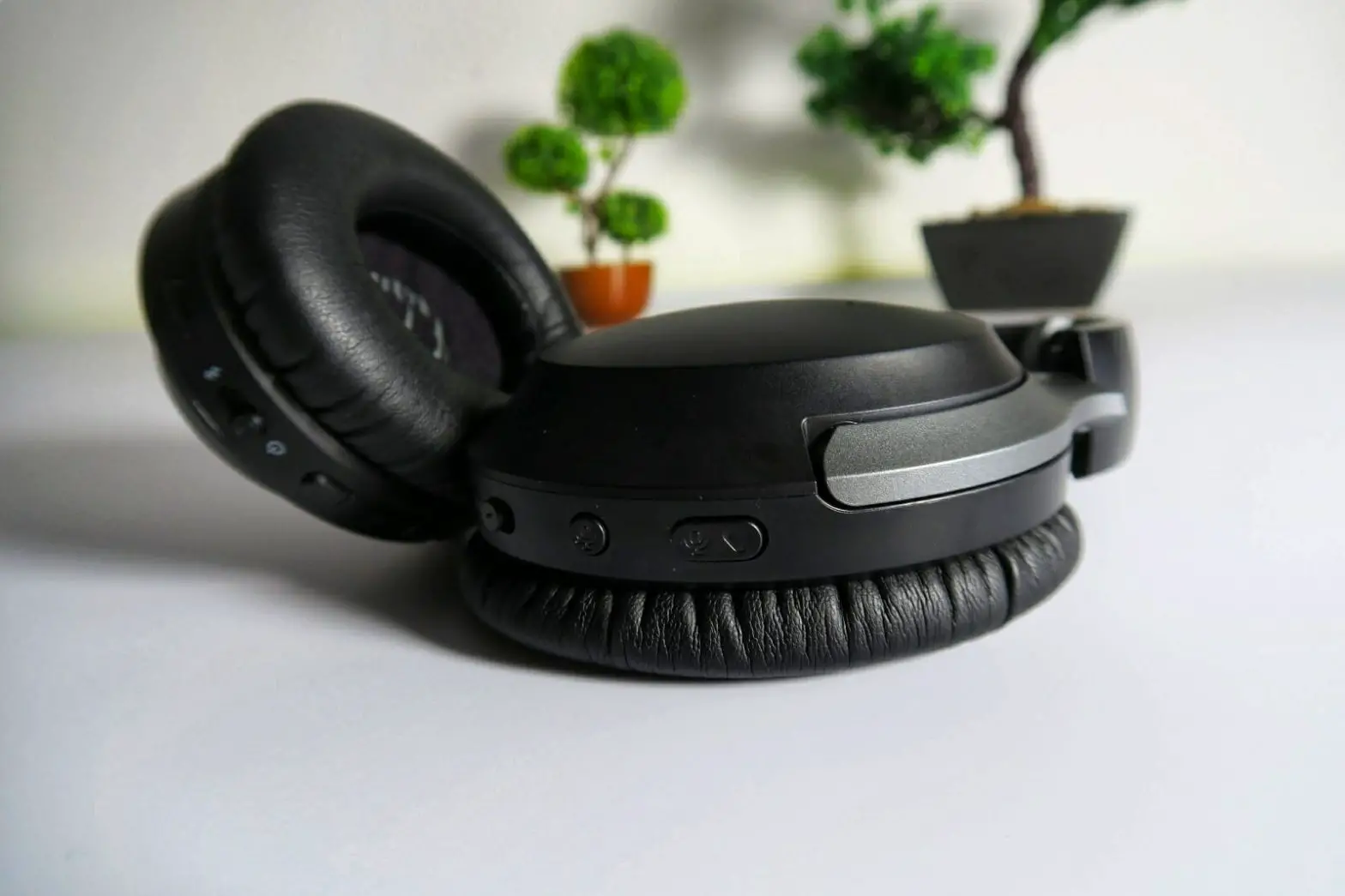 Avantree As90t Wireless Anc Headphones With Charging Stand User Manual Avantree As90t Wireless Anc Headphones With Charging Stand User Manual