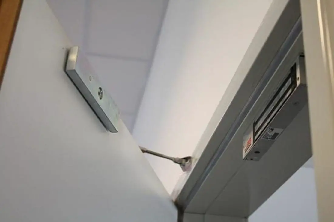 Seco-larm Sm-205q/br Miniature Surface-mount Contacts User Manual