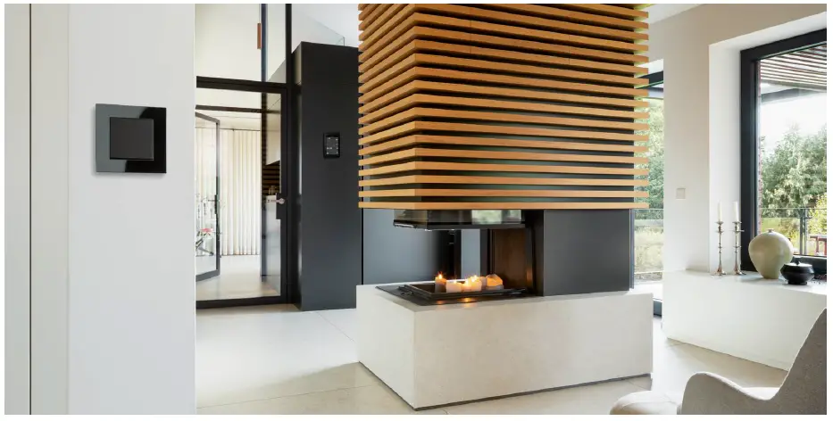 JUNG-Really-Smart-Panel-8-Touch-Display-FIG-1