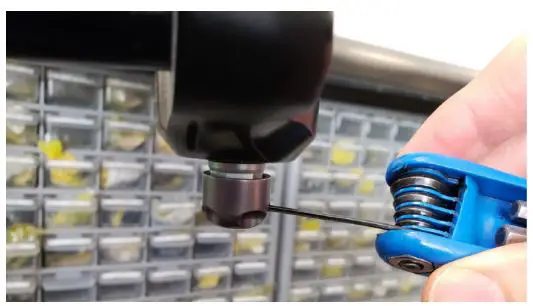 vorsprung Smashpot Bottomless Coil Spring System Instruction Manual - Apply a fresh drop of blue 243 loctite