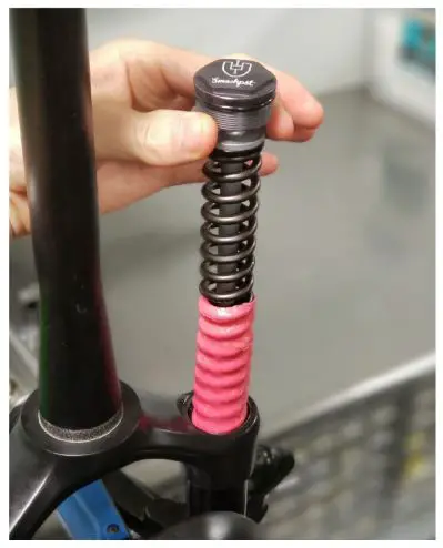 vorsprung Smashpot Bottomless Coil Spring System Instruction Manual - Apply a generous amount of Slick Honey