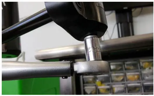 vorsprung Smashpot Bottomless Coil Spring System Instruction Manual - Use a Torque wrench and 12mm socket