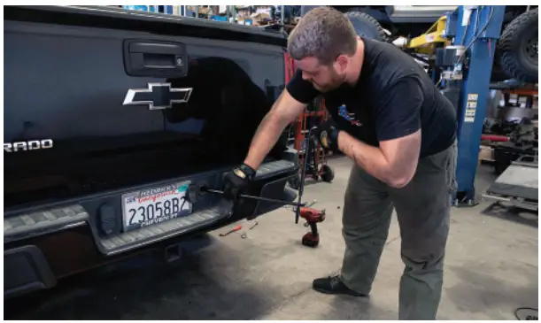 ALL PRO OFF ROAD AP 309524 Colorado Lift Shackle - fig 7