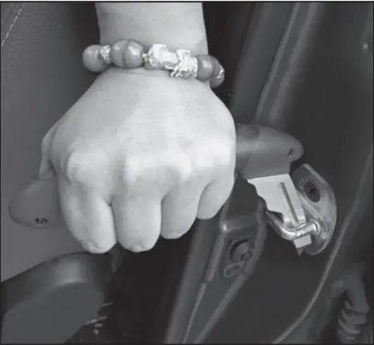 MEDIC THERAPEUTICS 005 482 4 IN 1 Auto Assist Handle - HOW TO USE