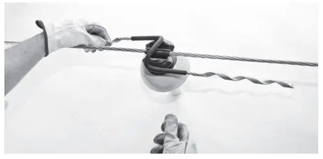 AFL INS-ACA056 Longspan Tie with Pad - Install the Longspan Tie over the center of the insulator