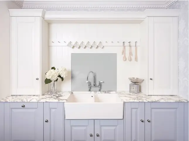 splashback-Bathroom-Glass-PEEL-or-STICK-and-SEAL-Installation-prodact-img