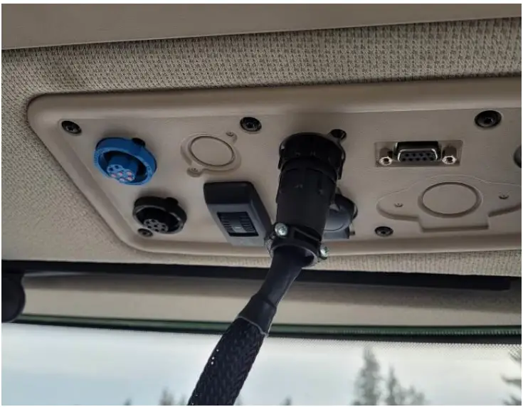 AGRA-GPS CRG-Fendt Roof Bridge - assembly 13