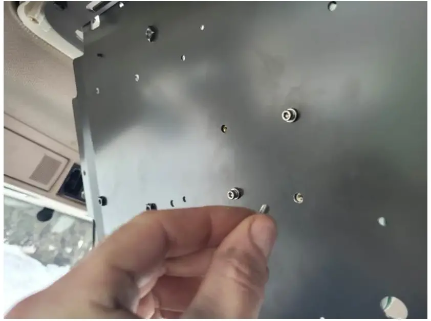 AGRA-GPS CRG-Fendt Roof Bridge - assembly 7