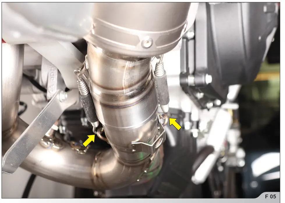AKRAPOVIC Aprilia RSV4 Slip-on Exhaust Comparision fig 8
