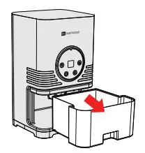 DW DARTWOOD 1000ml (34oz) Small Dehumidifier User Manual - Remove and empty the water tank