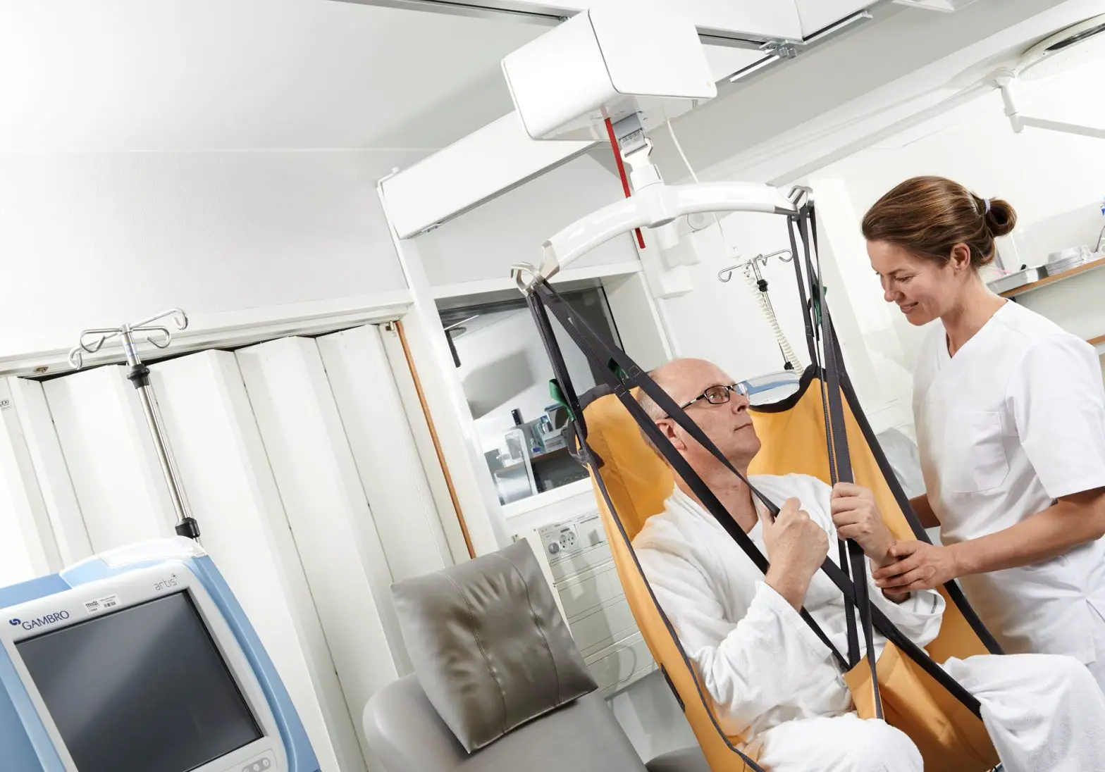 Human Care 55300h Roomer S Overhead Lift With Hanger Bar Instruction Manual