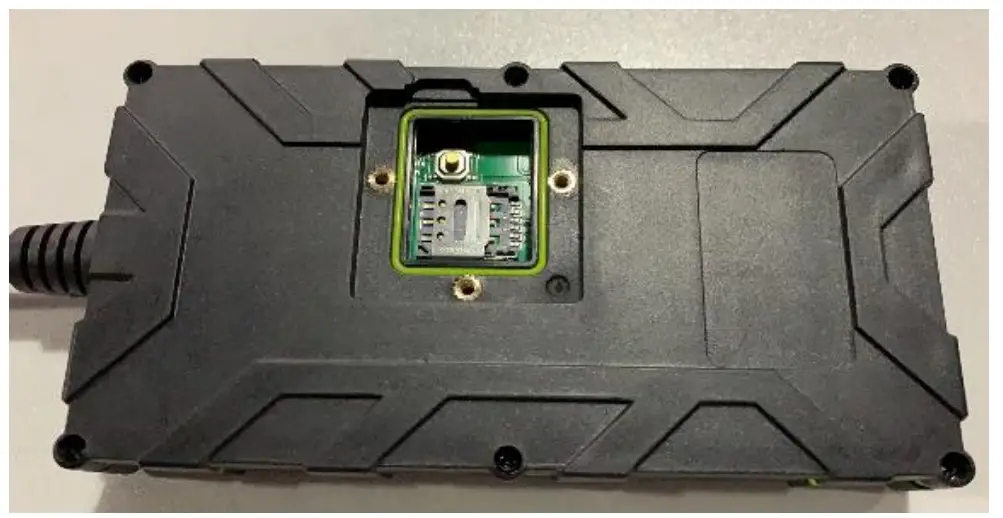 GEMone TE 304B A12 GPS Device Connects to Car Battery - fig