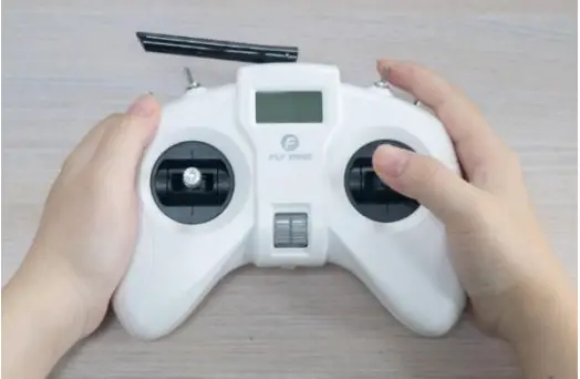 FLY WING FW200 GPS Smart RC Helicopter - right sight