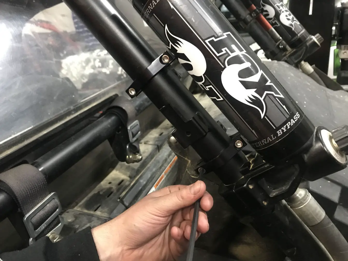 DEVIANT RACE SBSS-9211-EPR Polaris Ranger Quick Release Fire Extinguisher Mount - Figure 2