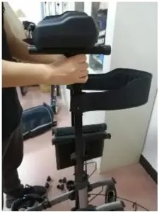 Comodita COM 930 Tipo Stand Up Rolling Walker - Assembly Instructions 5