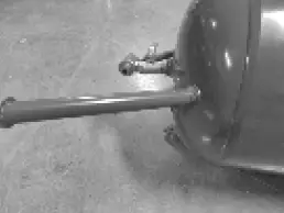 GLOBAL INDUSTRIAL 320777 20 Gallons Portable Sandblaster 02